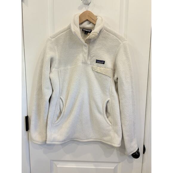 Patagonia Sweaters - Patagonia Jacket Women M White Snap T Fleece Fuzzy Sweater Outdoor Hike Camping